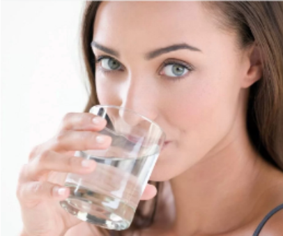 Agua Alcalina Ionizada para una hidratación superior y balance del cuerpo.