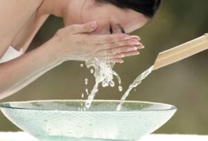 Agua Beauty Kangen: agua ligeramente ácida para el cuidado natural de la piel, ideal para tonificar y embellecer.